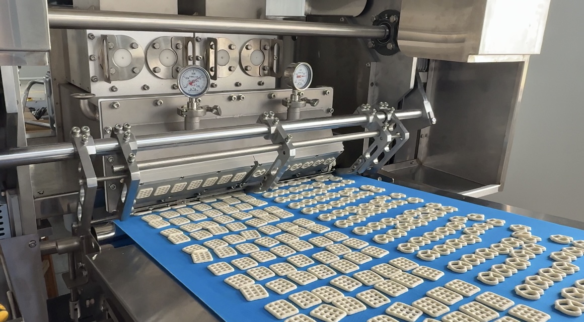 Remodeler les capacit&eacute;s de fabrication d'une marque indon&eacute;sienne de snacks avec une ligne de production automatis&eacute;e de biscuits